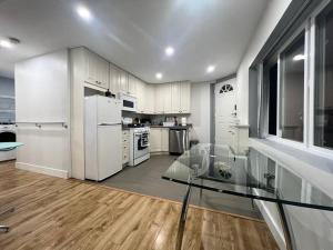 Kuchyň nebo kuchyňský kout v ubytování Westview Vacation Rental - Two BR House + 20 fotografií