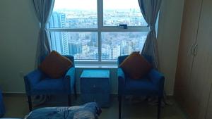 Fotografie z fotogalerie ubytování 22 R3 Luxury Room in a 4-bedroom apartment with private washroom outside the room ### 22 R3 غرفة فاخرة في شقة 4 غرف نوم مع حمام خاص خارج الغرفة ### v destinaci Adžmán