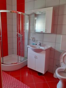 Koupelna v ubytování Apartments by the sea Metajna, Pag - 6395