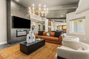 TV a/nebo společenská místnost v ubytování Gazer Ranch