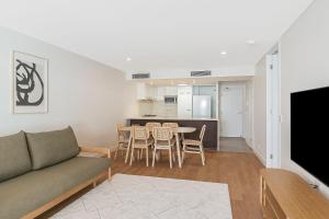 Kuchyň nebo kuchyňský kout v ubytování Eden Apartments Unit 102