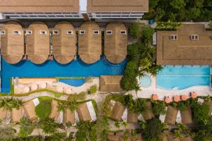Бассейн в Tup Kaek Sunset Beach Resort-SHA Plus или поблизости