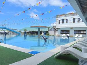 Bazén v ubytování Nassim Hotel and Beach Resort nebo v jeho okolí