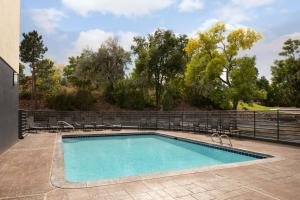 Bazén v ubytování Fairfield Inn & Suites by Marriott Denver Southwest/Lakewood nebo v jeho okolí