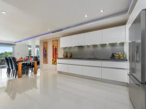 Köök või kööginurk majutusasutuses The Blue Bay Experience