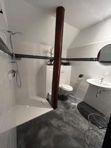 Phòng tắm tại De Middelste Dam