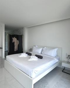 Posteľ alebo postele v izbe v ubytovaní NEW La Vida Villa 270° rooftop Seaview