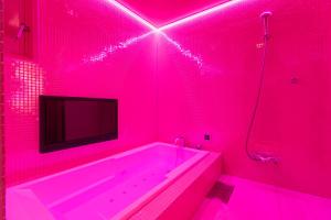Koupelna v ubytování Design Hotel W Zip Club + 37 fotografií
