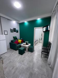 Posezení v ubytování Cosy Apartment with Good Location Self Check In