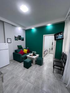 Posezení v ubytování Cosy Apartment with Good Location Self Check In