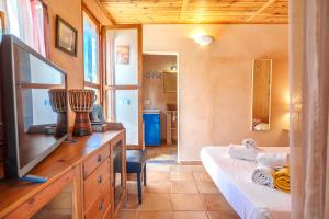 A bed or beds in a room at Villa KASHMIR by Mallorca Villa Selection