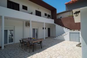Balkón nebo terasa v ubytování Apartments Petrich