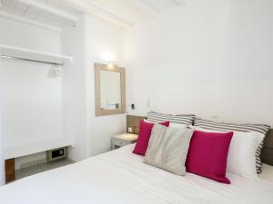 Postel nebo postele na pokoji v ubytování BayBees Sea View Residence