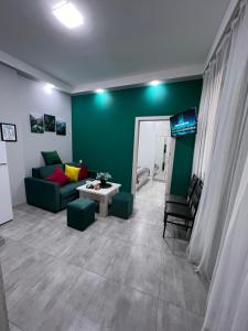 Posezení v ubytování Cosy Apartment with Good Location Self Check In