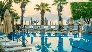 Bazén v ubytování Cettia Beach Resort nebo v jeho okolí