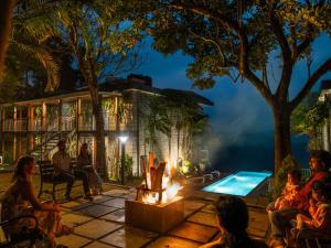 Bazén v ubytování Ragamaya Resort & Spa Munnar nebo v jeho okolí