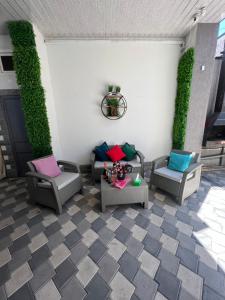 Posezení v ubytování Cosy Apartment with Good Location Self Check In
