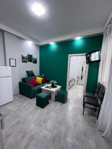 Posezení v ubytování Cosy Apartment with Good Location Self Check In