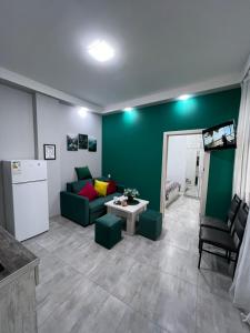 Posezení v ubytování Cosy Apartment with Good Location Self Check In
