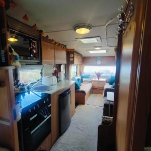 Köök või kööginurk majutusasutuses Kintyre Caravan