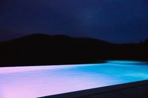 Agriturismo Il Serraglio内部或周边的泳池