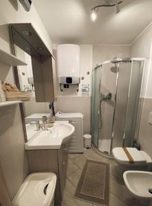 A bathroom at ALLA CAMPANELLA