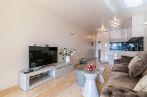 TV a/nebo společenská místnost v ubytování Luxurious Apartment In Residencial Mango!