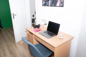 Televízia a/alebo spoločenská miestnosť v ubytovaní Private ROOM