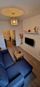 A seating area at ApartHotel Flat 9 - 10 min to centre by Property Promise