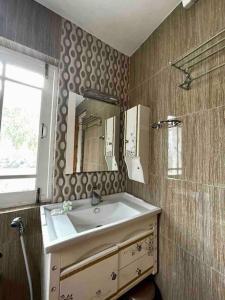 Kylpyhuone majoituspaikassa Villa Barakah ! (5BHK luxury Villa)