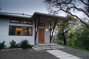 Το κτήριο όπου στεγάζεται  η βίλα