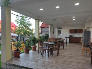 Köök või kööginurk majutusasutuses Tornado Hotel