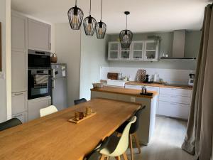 Φωτογραφία από το άλμπουμ του La Maison des Cocottes σε La Barre-de-Semilly +11 φωτογραφίες