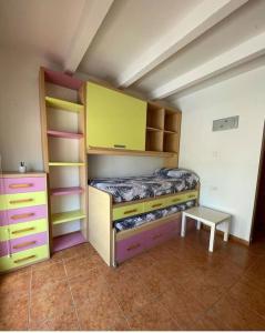 Ένα ή περισσότερα κρεβάτια σε δωμάτιο στο @casa_la_cala