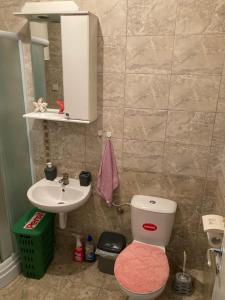 A bathroom at Tea