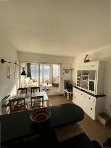 Kuchyňa alebo kuchynka v ubytovaní Résidence Dahouet - Appartement T2 sur le Port de Dahouët MAE-6784