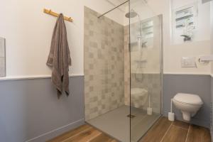 A bathroom at Bungalow Ti Coco