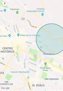 een kaart van een stad met een blauwe cirkel bij Atahuallpa ukumary in Cuzco