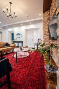 Khu vực ghế ngồi tại LUXURY Mid-Century Apartment In Casco Viejo