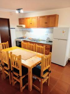 Η κουζίνα ή μικρή κουζίνα στο Apartamento céntrico 3 ambientes