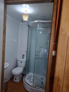 Koupelna v ubytování HOSTAL CARHUELLO
