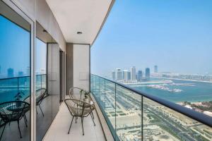 Balkón nebo terasa v ubytování Silkhaus Dubai Marina modern tower 1BDR on high floor