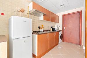 Kuchyň nebo kuchyňský kout v ubytování Silkhaus near JBR, cozy studio in Dubai Marina