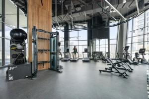 Fitness centrum a/nebo fitness zařízení v ubytování Silkhaus Luxurious in Business Bay 15 Northside