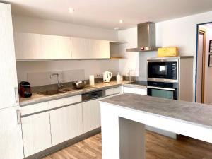 صورة لـ Villa de charme à Bouzigues, calme à 2 pas de la plage - FR-1-604-45 في بوزيجويس