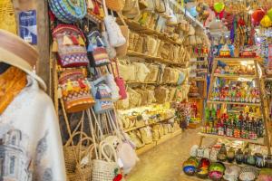 民宿或附近的超級市場和其他商店