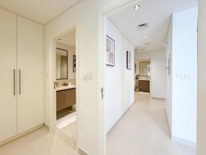 迪拜Stay in First Class at Downtown by 2nd Best Home, Dubai - 2BR - Burj Khalifa View的相册照片