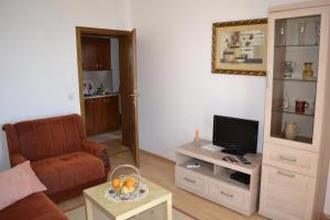 TV a/nebo společenská místnost v ubytování Guest House Morski val