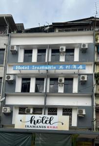 Budova, kde se hotel nachází