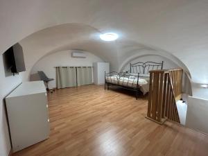 Ένα ή περισσότερα κρεβάτια σε δωμάτιο στο Salette Home